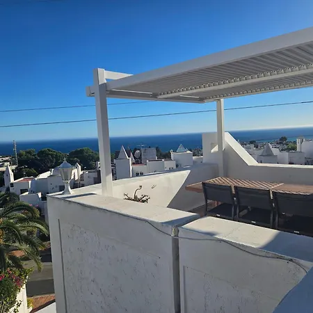 Дом отдыха Casa Sunrisa With Breath Taking Sea And Mountain View Нерха
